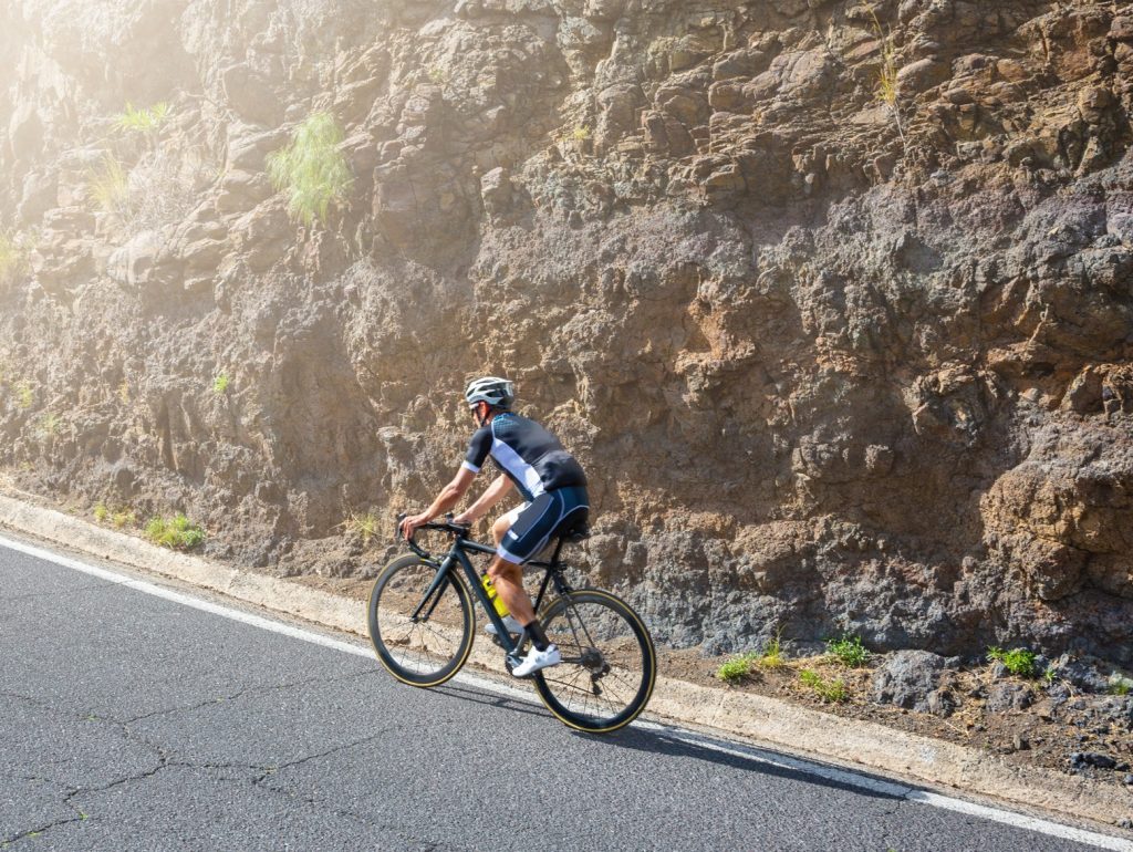 Man Road Cyclist Attacking Climb Tenerife Spain E1720776440328 - 2Radcenter Bad Waldsee