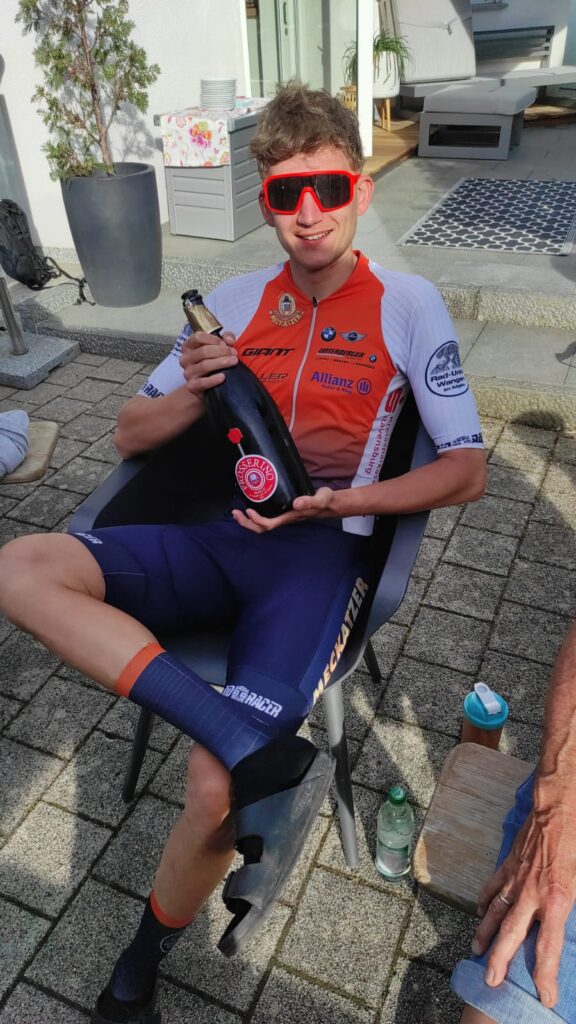 1000043946 - Adrian Schmidberger vom 2Radcenter überzeugt beim Rino Cup 2025