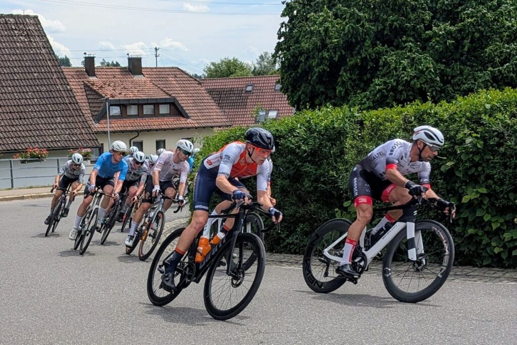 1000043984 - Adrian Schmidberger vom 2Radcenter überzeugt beim Rino Cup 2025