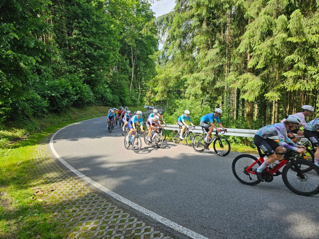 1000043990 - Adrian Schmidberger vom 2Radcenter überzeugt beim Rino Cup 2025