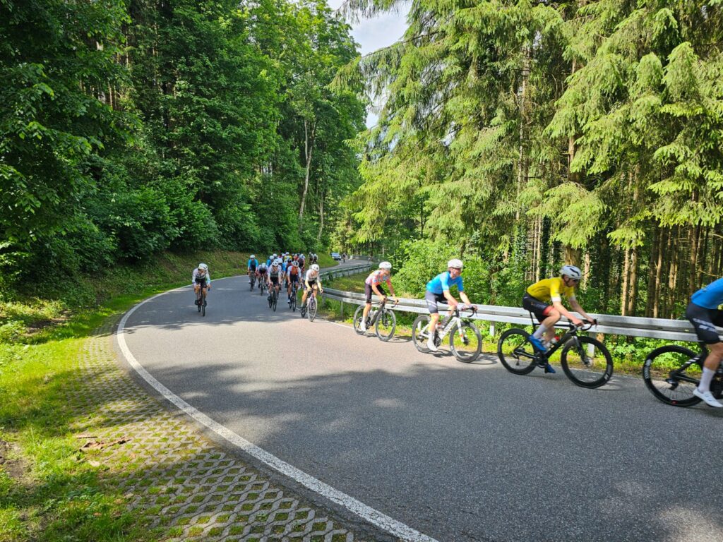 1000043999 - Adrian Schmidberger vom 2Radcenter überzeugt beim Rino Cup 2025