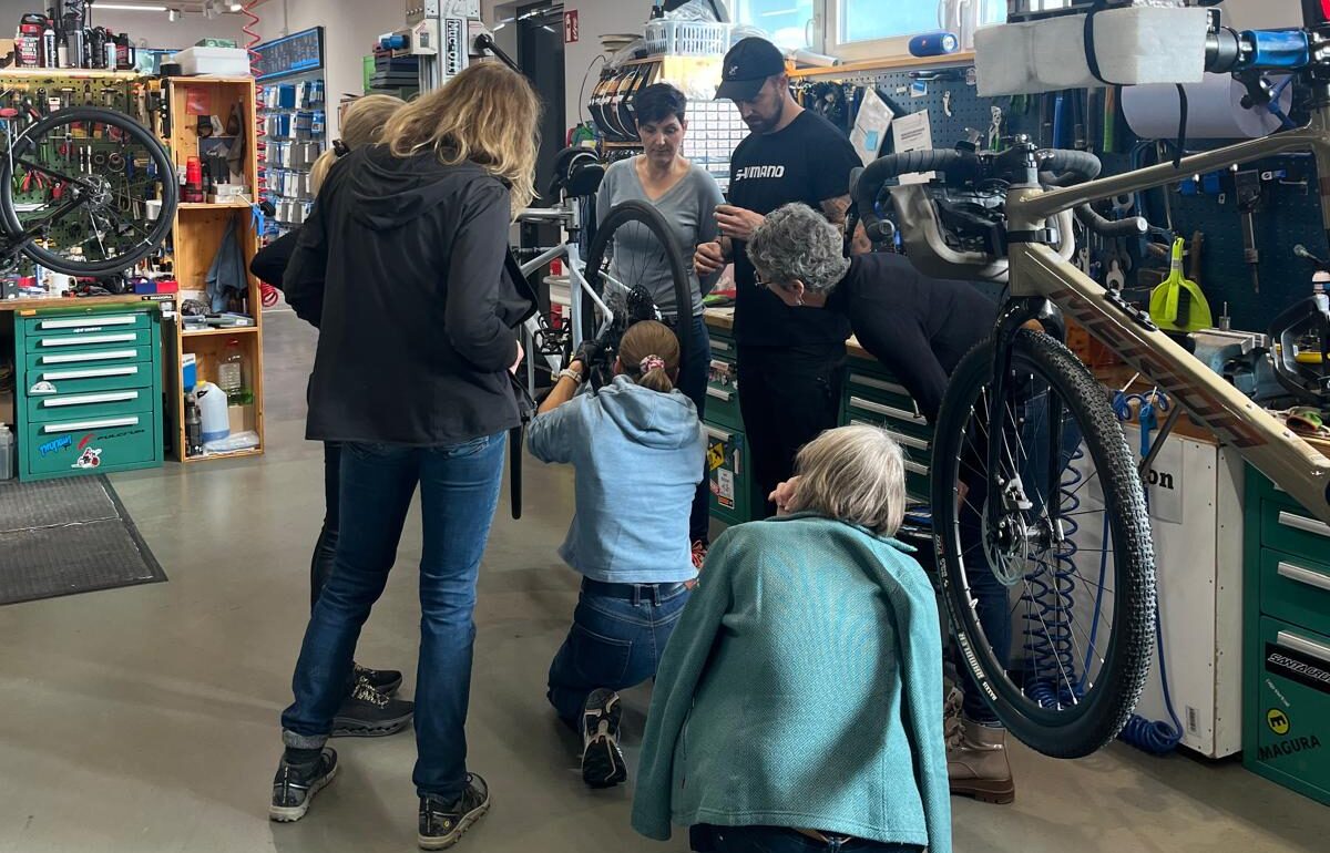 Diy Workshop 001 E1764669188829 - 2Radcenter Bad Waldsee