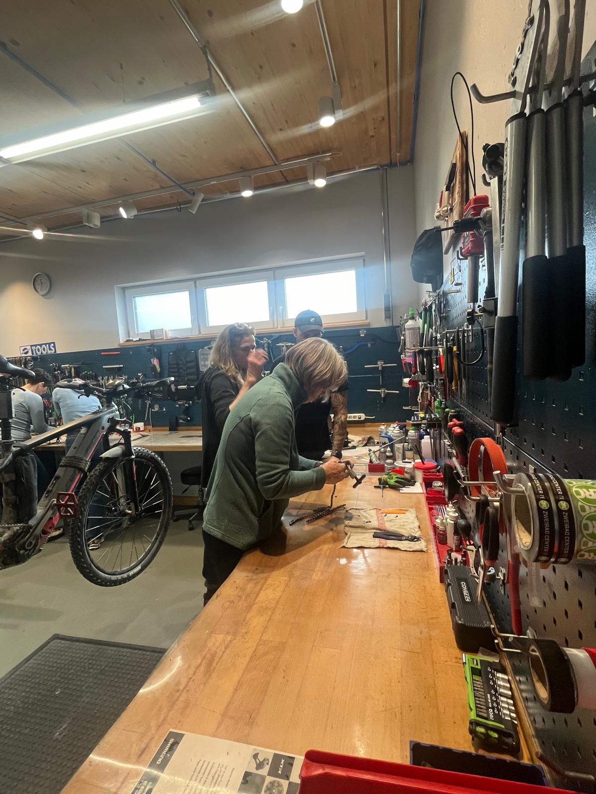 2RADCENTER Bad Waldsee - Technik Workshops im 2Radcenter – Lernen, Lachen, Selbermachen Diy Workshop 014 - Technik Workshops Im 2Radcenter – Lernen, Lachen, Selbermachen