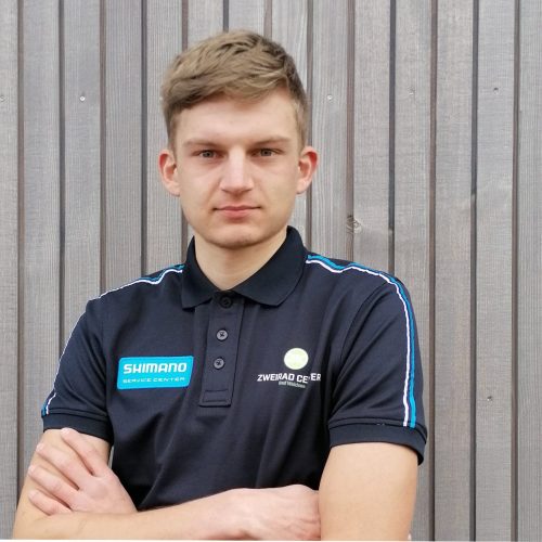 Adrian Scaled Q6F1R0B5Fd3Gaeoiiz0Dtzfi9Pqi2Ry7Rbbggv5Kzs - Team